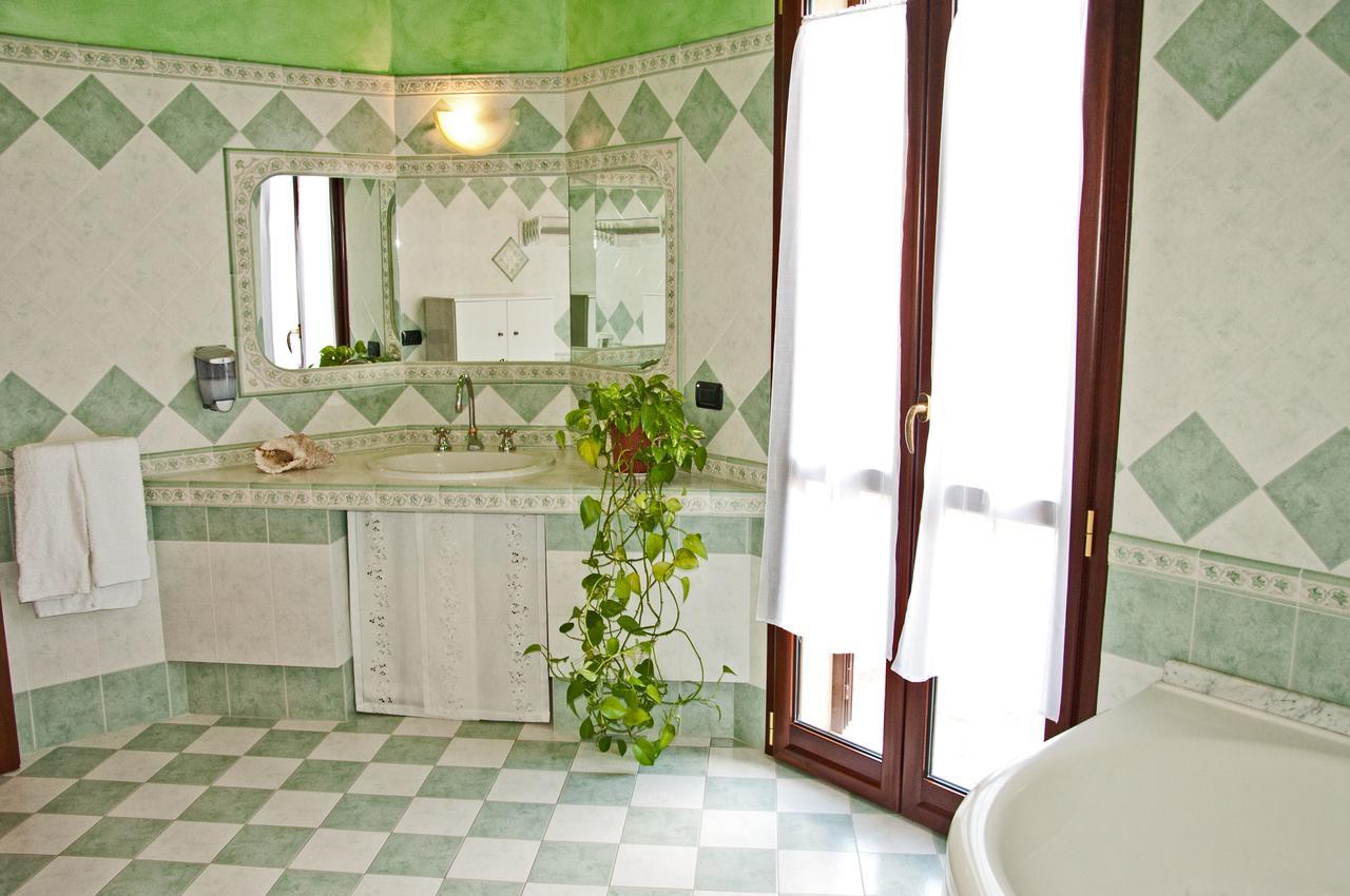 Casa Vacanze Sandalia Bosa Exteriör bild