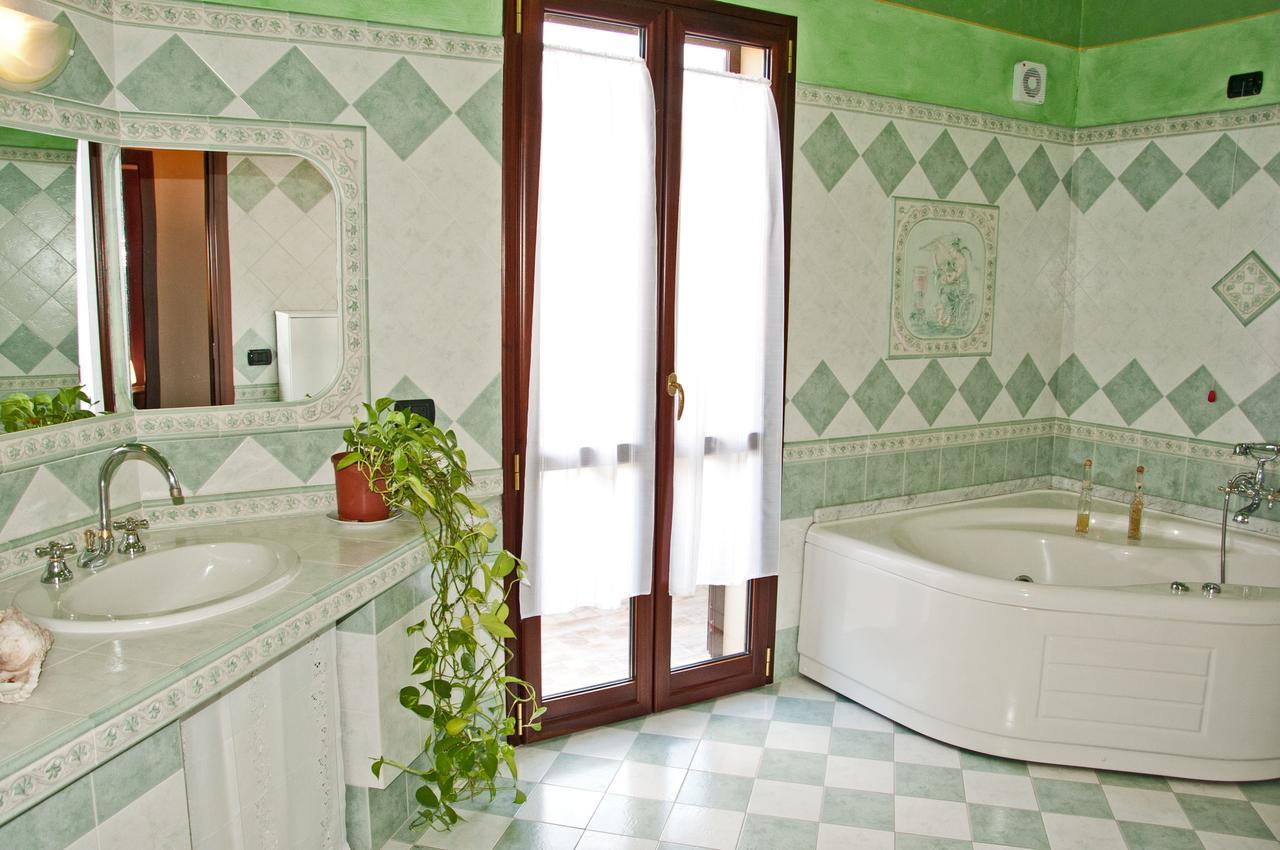 Casa Vacanze Sandalia Bosa Exteriör bild